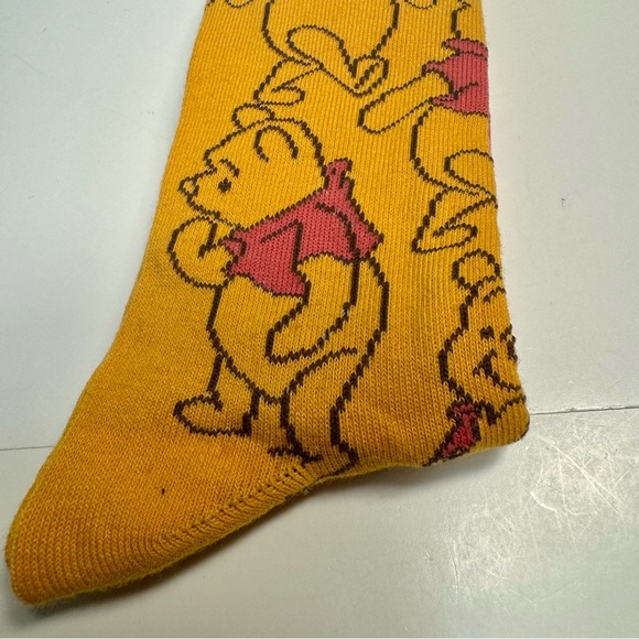 New Disney Adult Winnie Pooh Crew Socks Yellow Size 9-13 - Picture 4 of 10